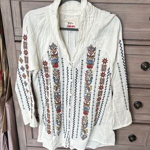 Johnny Was Multicolor Embroidered Cream Blouse